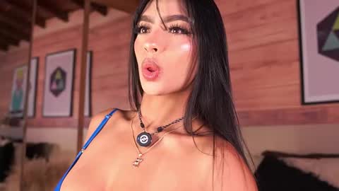 Snapshot of izzywild1 chatting on 11/12/25, 11:54 izzywild1 online show from 11/12/25, 11:54