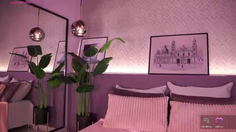 Snapshot of izzywild1 chatting on 12/15/25, 11:36 izzywild1 online show from 12/15/25, 11:36