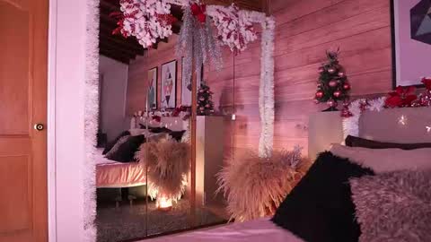 Snapshot of izzywild1 chatting on 12/16/25, 10:42 izzywild1 online show from 12/16/25, 10:42