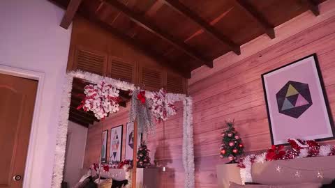 Snapshot of izzywild1 chatting on 12/17/25, 09:37 izzywild1 online show from 12/17/25, 09:37