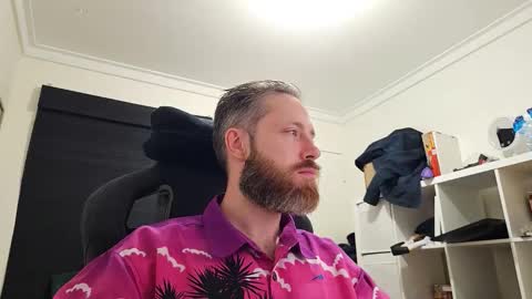 Snapshot of j0hnny_thunder chatting on 10/18/25, 12:28 Johnny Thunder online show from 10/18/25, 12:28