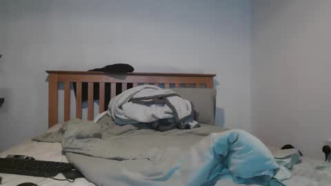 Snapshot of j281133 chatting on 10/18/25, 07:58 Big 8 online show from 10/18/25, 07:58