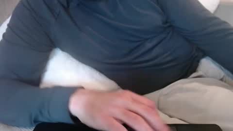 Snapshot of j335129 chatting on 12/02/25, 04:57 James online show from 12/02/25, 04:57