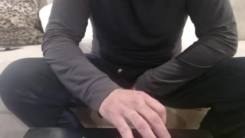 Snapshot of j335129 chatting on 12/15/25, 01:59 James online show from 12/15/25, 01:59