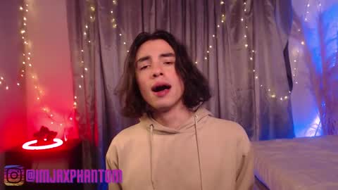 Snapshot of j_a_x_x_x_o_n chatting on 02/18/25, 12:06 Hey im Jaxxxon check my info online show from 02/18/25, 12:06