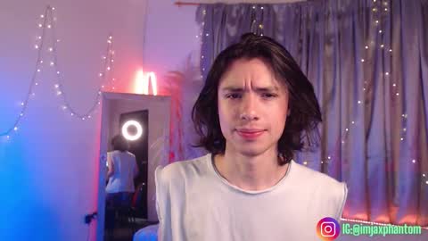 Snapshot of j_a_x_x_x_o_n chatting on 10/25/25, 02:24 Hey im Jaxxxon check my info online show from 10/25/25, 02:24