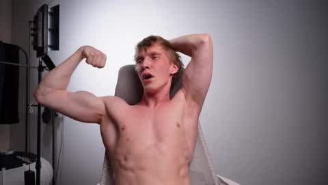 Snapshot of j_akira13 chatting on 11/21/25, 05:39 Danny online show from 11/21/25, 05:39