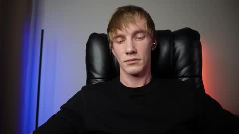 Snapshot of j_akira13 chatting on 12/04/25, 08:56 Danny online show from 12/04/25, 08:56