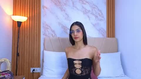 j_belle_ online show from 05/05/26, 08:17