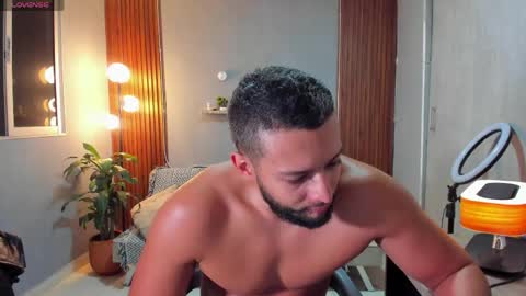 Calix  Independient model Insta and twt Calixsnake online show from 04/28/26, 11:54