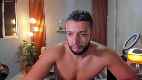 Calix  Independient model Insta and twt Calixsnake online show from 04/30/26, 11:31
