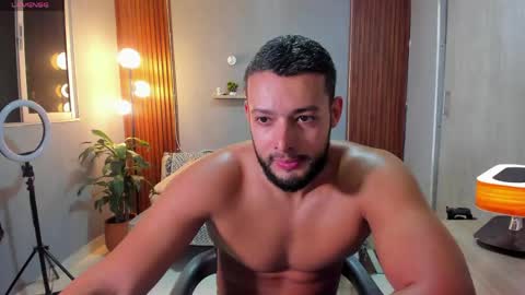 Calix  Independient model Insta and twt Calixsnake online show from 05/03/26, 11:22