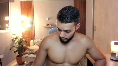 Calix  Independient model Insta and twt Calixsnake online show from 05/20/26, 11:55