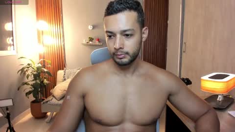 Calix  Independient model Insta and twt Calixsnake online show from 06/03/26, 07:19