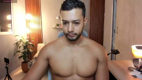 Calix  Independient model Insta and twt Calixsnake online show from 06/07/26, 10:35