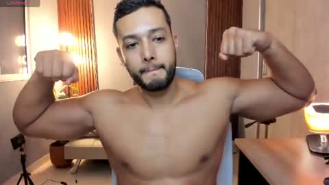Calix  Independient model Insta and twt Calixsnake online show from 06/09/26, 08:20
