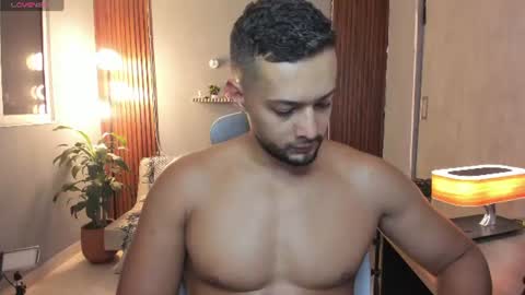 Calix  Independient model Insta and twt Calixsnake online show from 06/14/26, 09:50