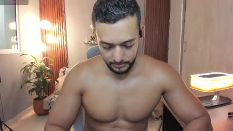 Calix  Independient model Insta and twt Calixsnake online show from 06/24/26, 12:09