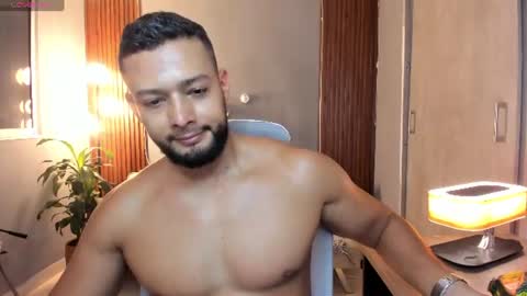Calix  Independient model Insta and twt Calixsnake online show from 07/07/26, 08:35