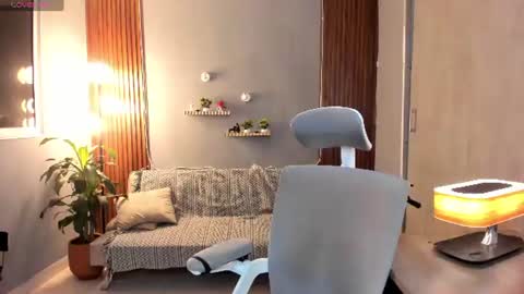 Calix  Independient model Insta and twt Calixsnake online show from 07/15/26, 12:16
