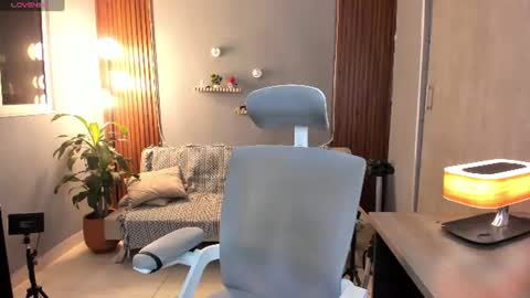 Calix  Independient model Insta and twt Calixsnake online show from 07/17/26, 01:01