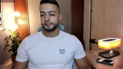 Calix  Independient model Insta and twt Calixsnake online show from 08/01/26, 11:25