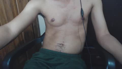 Snapshot of j_castello chatting on 01/26/25, 07:52 J online show from 01/26/25, 07:52