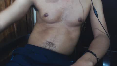Snapshot of j_castello chatting on 01/30/25, 02:16 J online show from 01/30/25, 02:16