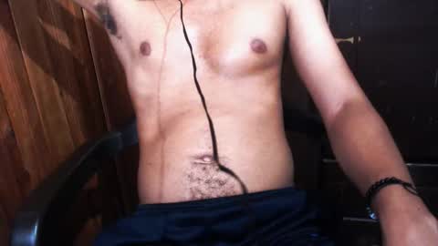 Snapshot of j_castello chatting on 09/27/25, 02:05 J online show from 09/27/25, 02:05