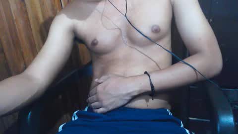 Snapshot of j_castello chatting on 10/05/25, 04:16 J online show from 10/05/25, 04:16