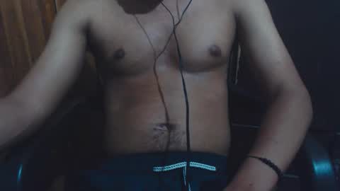 Snapshot of j_castello chatting on 10/18/25, 03:31 J online show from 10/18/25, 03:31