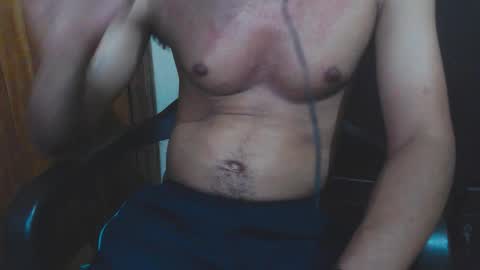 Snapshot of j_castello chatting on 10/19/25, 04:18 J online show from 10/19/25, 04:18