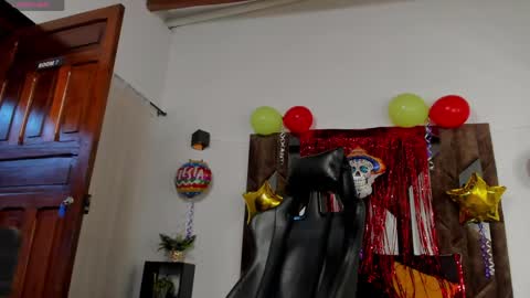 Snapshot of j_king__ chatting on 05/02/26, 12:43 J King online show from 05/02/26, 12:43