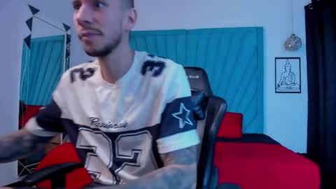Snapshot of j_king__ chatting on 05/16/26, 01:21 J King online show from 05/16/26, 01:21