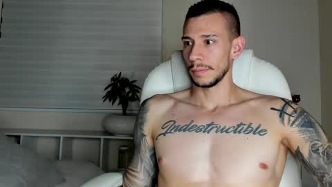 Snapshot of j_king__ chatting on 06/05/26, 11:05 J King online show from 06/05/26, 11:05