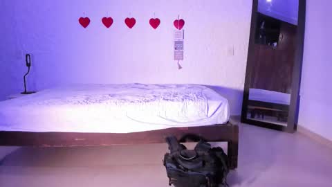 Snapshot of j_martony chatting on 09/27/25, 12:10 j_martony online show from 09/27/25, 12:10