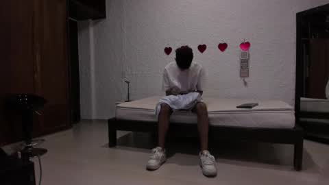 Snapshot of j_martony chatting on 09/29/25, 12:43 j_martony online show from 09/29/25, 12:43