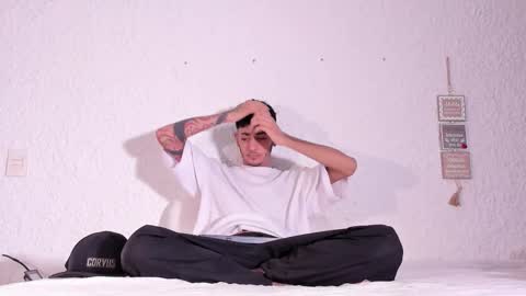 Snapshot of j_martony chatting on 11/17/25, 12:22 j_martony online show from 11/17/25, 12:22