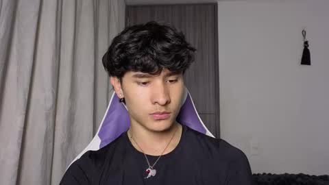 Snapshot of j_u_p_i_t_e_r chatting on 10/25/25, 09:09 Noah online show from 10/25/25, 09:09