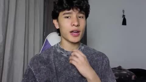 Snapshot of j_u_p_i_t_e_r chatting on 11/01/25, 11:18 Noah online show from 11/01/25, 11:18