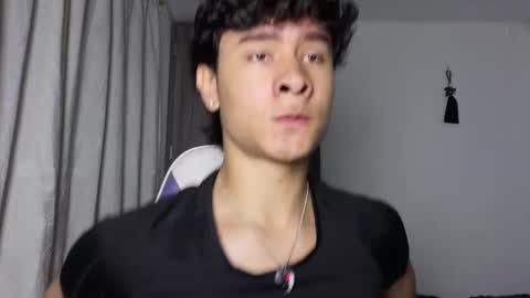 Snapshot of j_u_p_i_t_e_r chatting on 11/25/25, 12:16 Noah online show from 11/25/25, 12:16