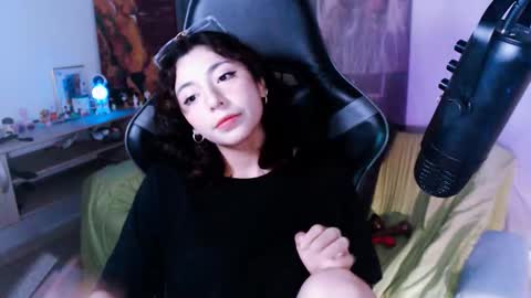 jade 18  online show from 11/13/25, 05:06