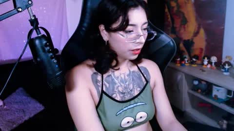 jade 18  online show from 11/24/25, 04:45