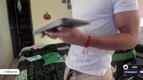 JACK CASTELL online show from 10/04/25, 10:46