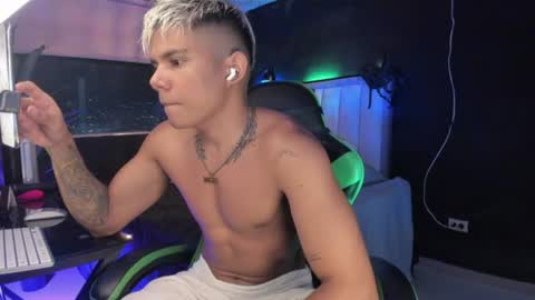 Snapshot of jack_castell chatting on 07/23/26, 01:58 JACK CASTELL online show from 07/23/26, 01:58