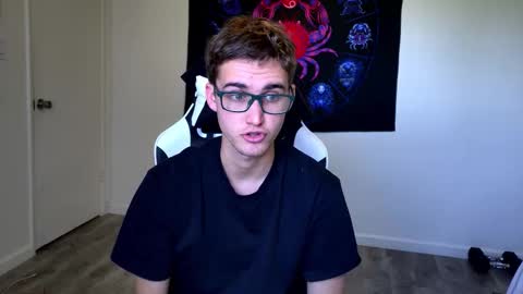 Snapshot of jack_jerk2 chatting on 10/17/25, 08:33 JackJack online show from 10/17/25, 08:33