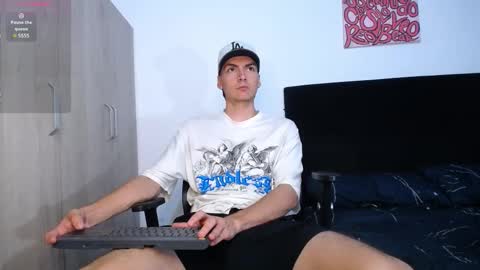 INDEPENDENT MODEL online show from 02/18/25, 02:27