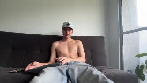 INDEPENDENT MODEL online show from 10/18/25, 02:29