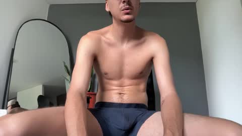 INDEPENDENT MODEL online show from 10/25/25, 02:35