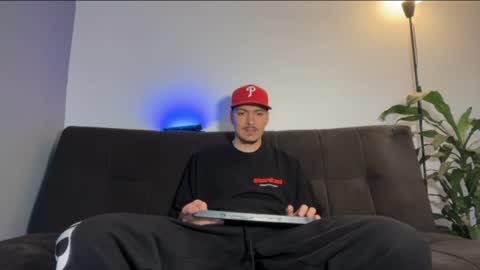 INDEPENDENT MODEL online show from 07/29/26, 11:19